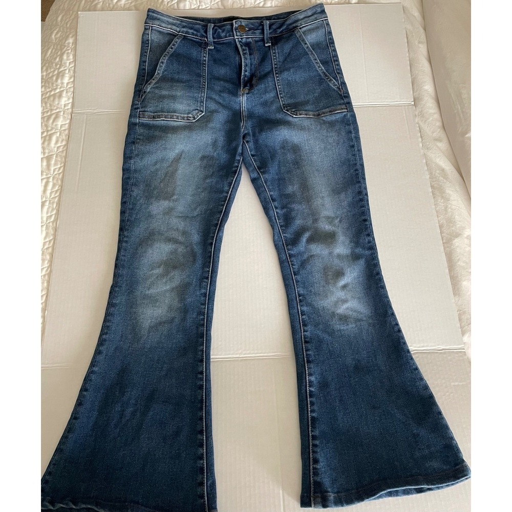 Driftwood Farrah Flare Jeans Patch Pocket Medium Wash Denim Boho Retro Size 28